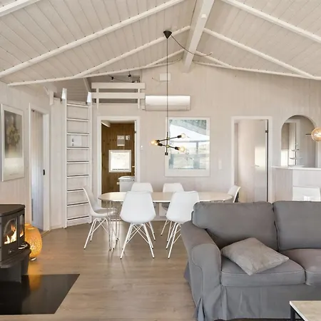 Semesterbostad Solvejg - 150m From The Sea By Interhome *